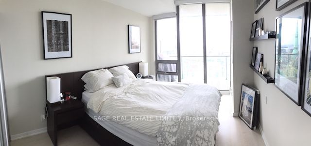 33 Lombard St, unit 2109 for rent