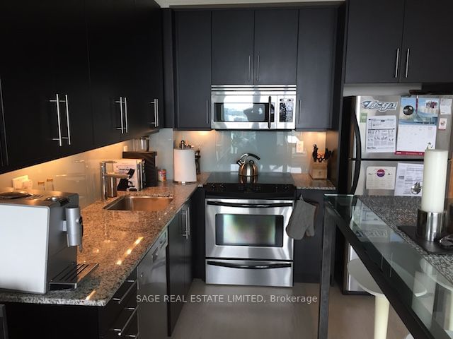 33 Lombard St, unit 2109 for rent