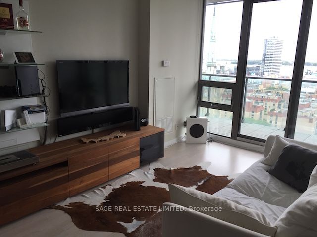 33 Lombard St, unit 2109 for rent