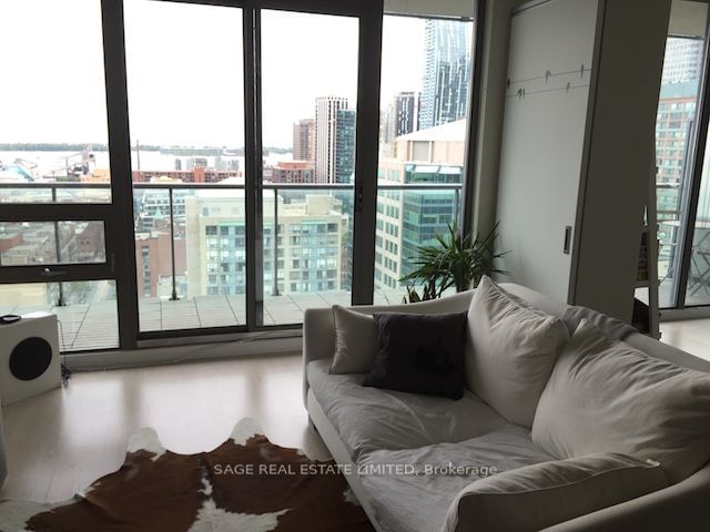 33 Lombard St, unit 2109 for rent