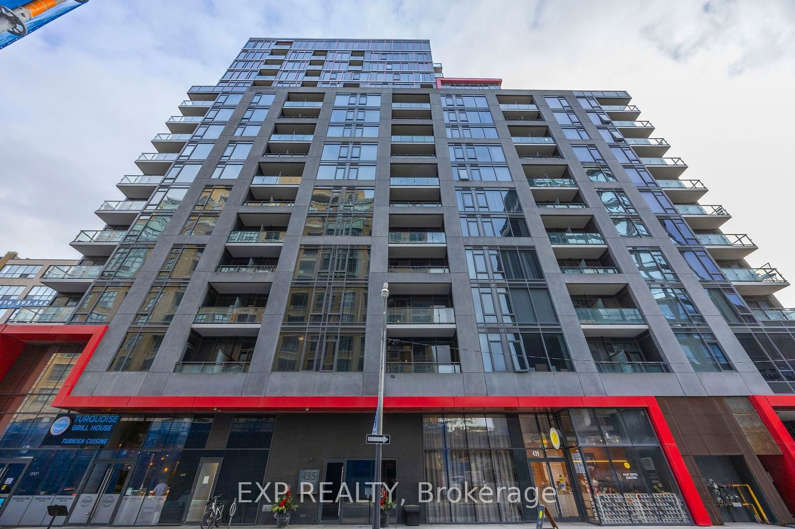 435 Richmond St W, unit 802 for sale