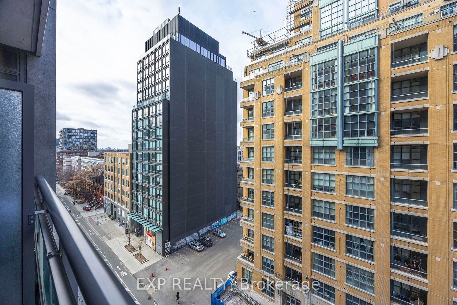 435 Richmond St W, unit 802 for sale