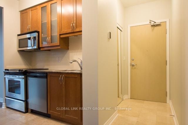 18 Holmes Ave, unit 2203 for rent