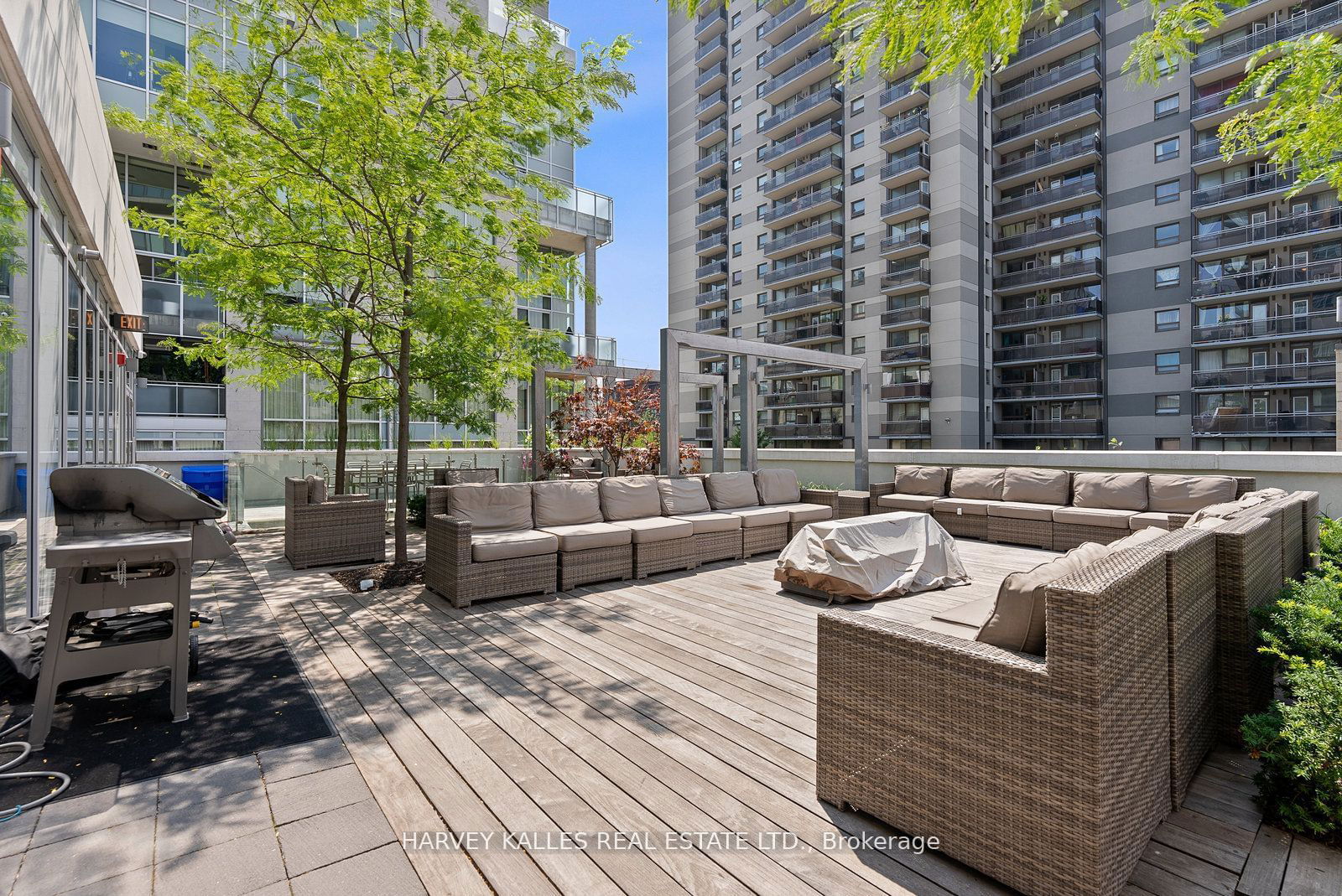 Pears on the Avenue Condos, Downtown, Toronto