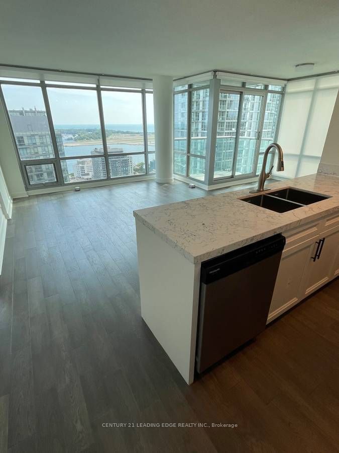 81 Navy Wharf Crt, unit 3305 for rent