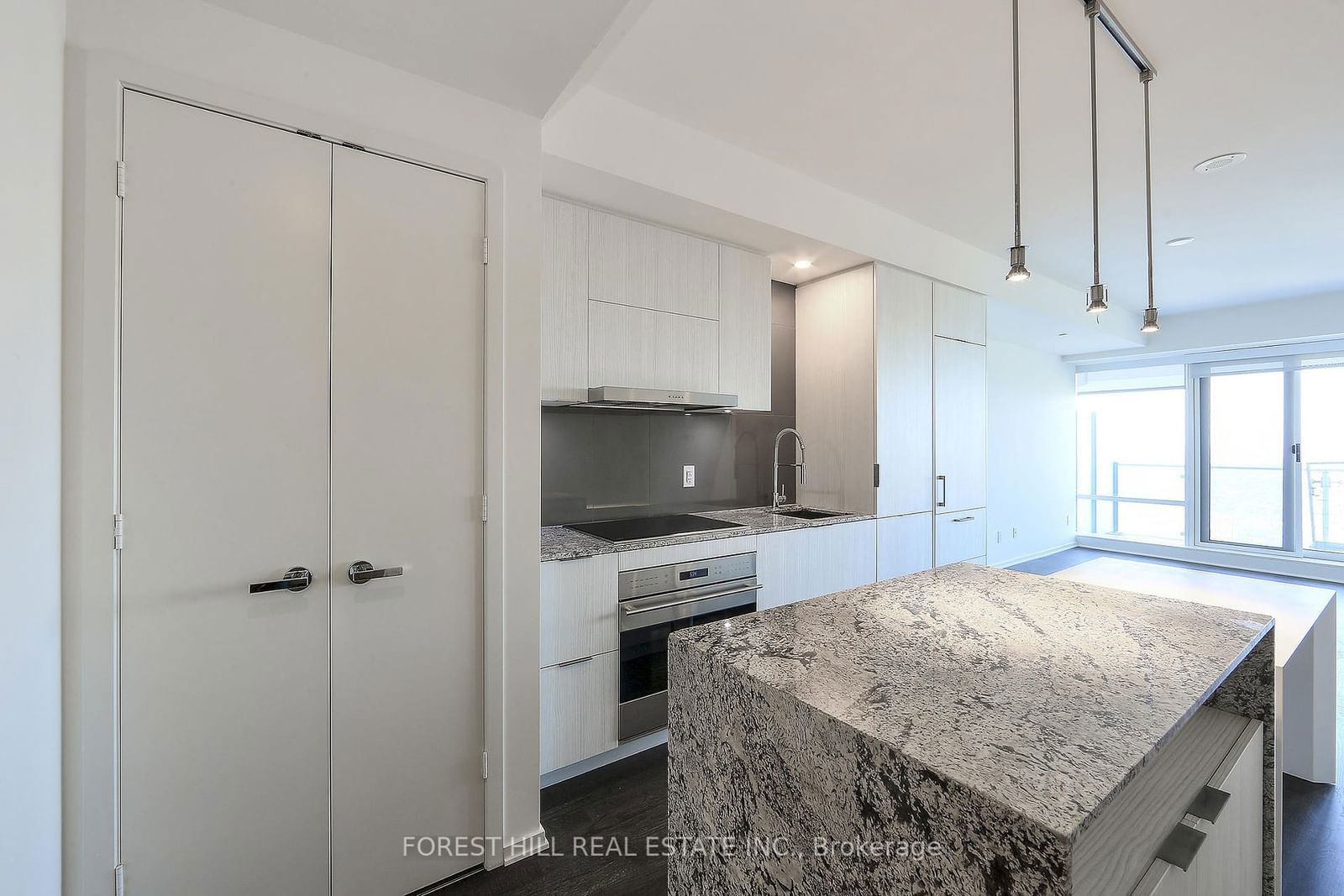 1 Bloor St E, unit 6508 for sale