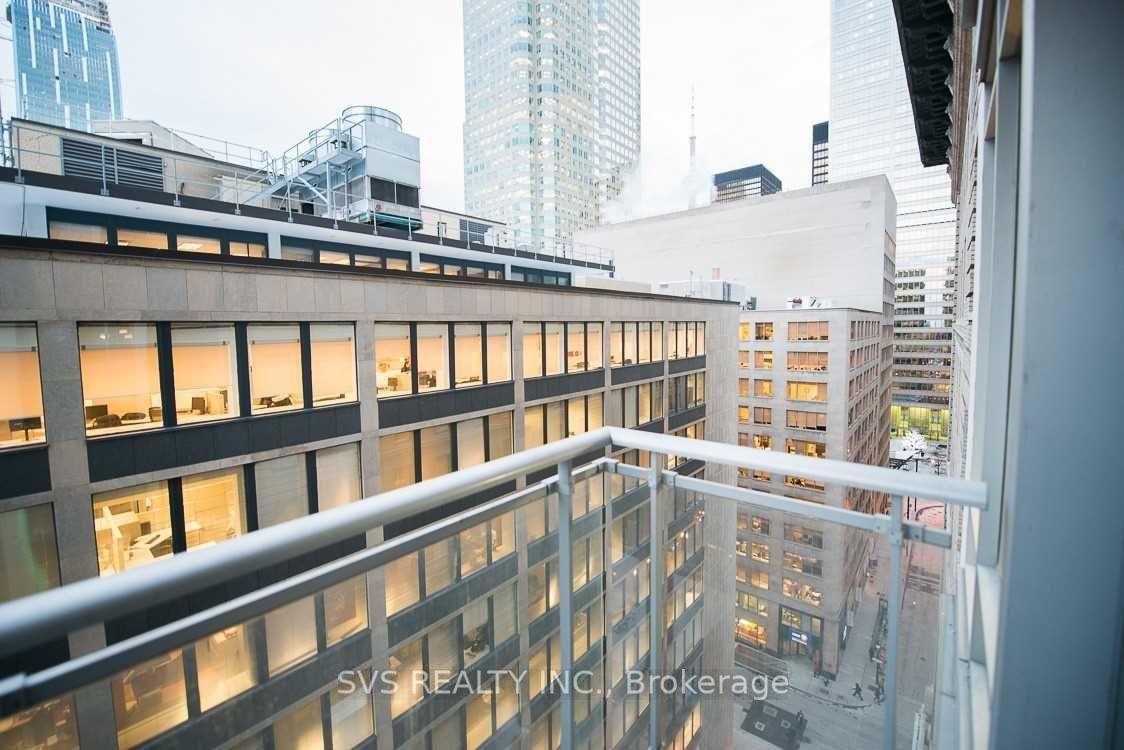 8 Colborne St, unit 1604 for rent