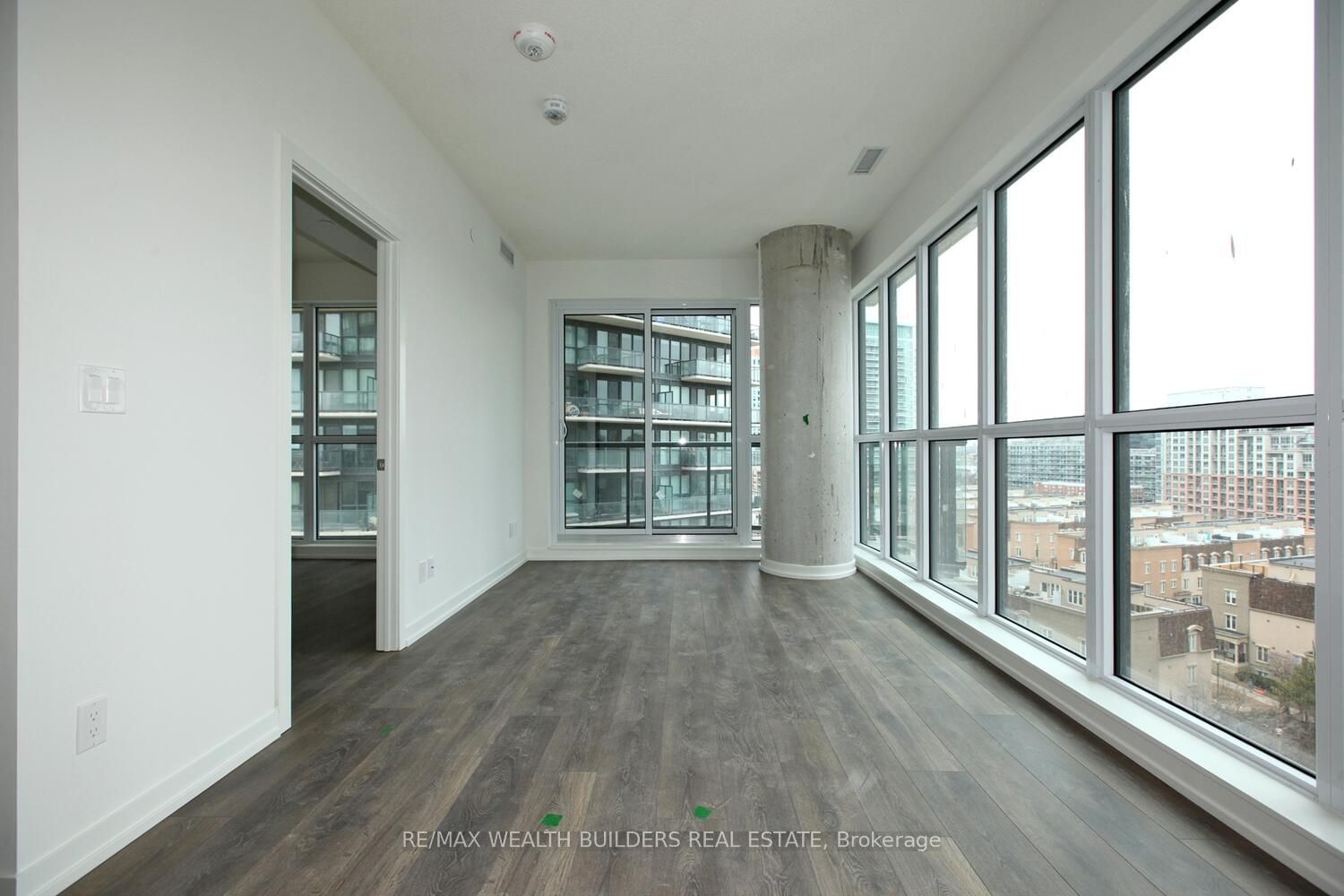 49 East Liberty St, unit 909 for rent