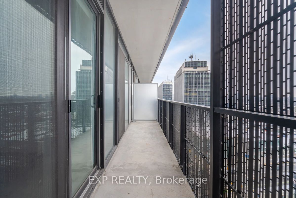 8 Eglinton Ave E, unit 703 for rent