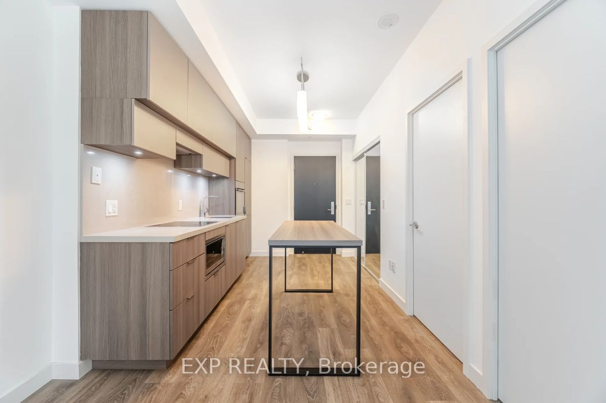 8 Eglinton Ave E, unit 703 for rent