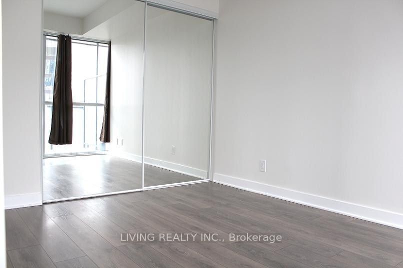 15 Grenville St, unit 2207 for rent