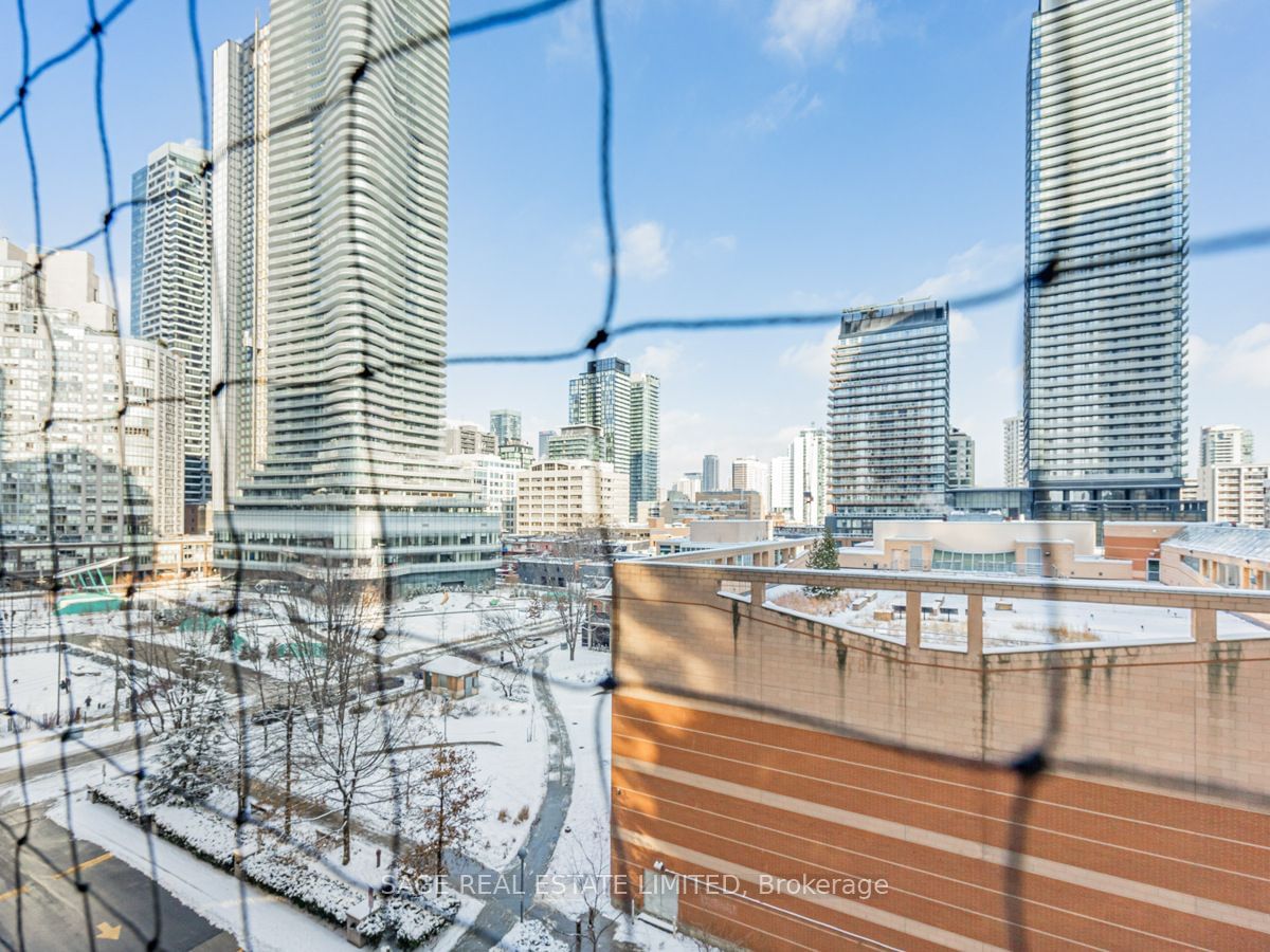 Opera Place I Condos, Downtown, Toronto