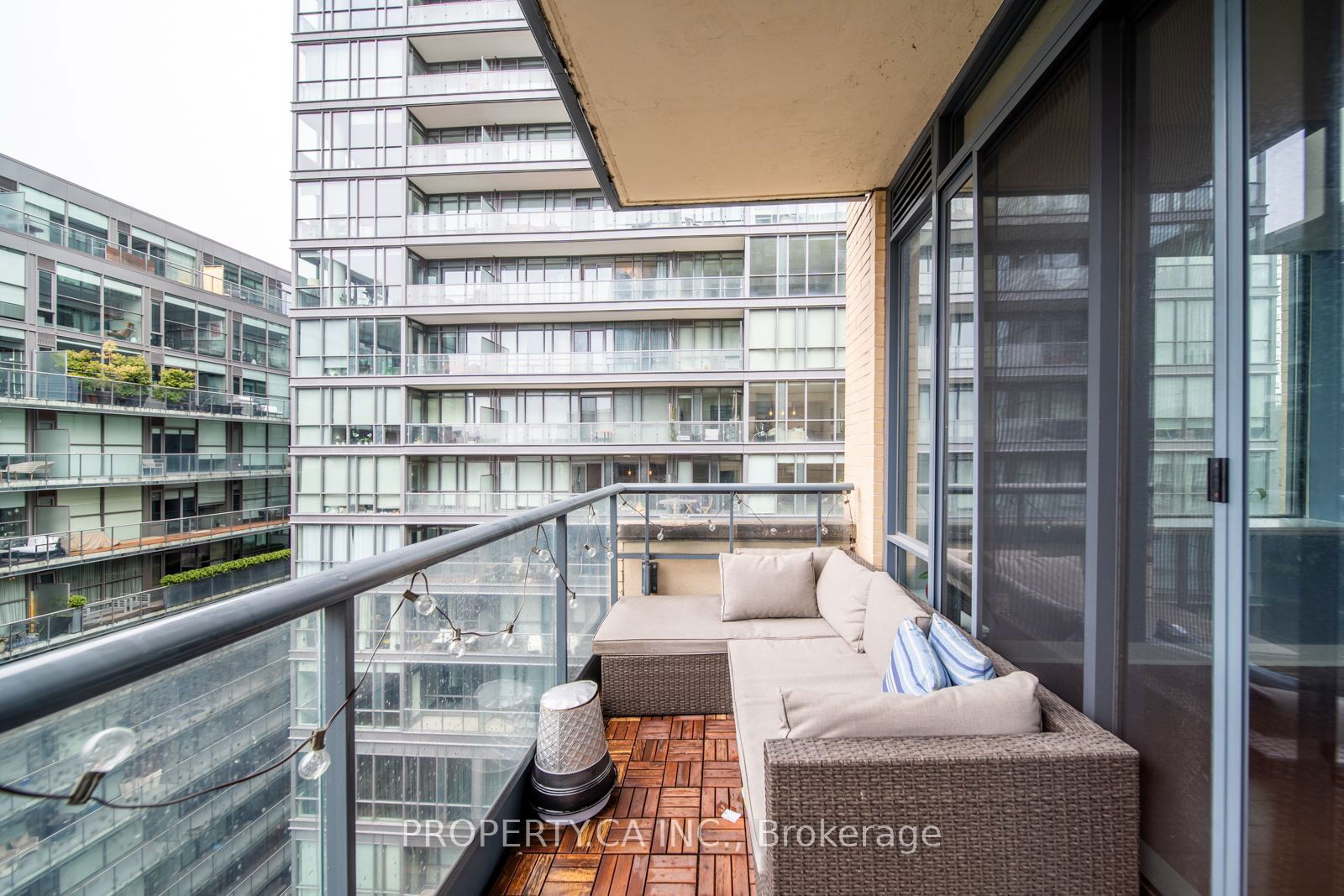 438 King St W, unit 1314 for sale