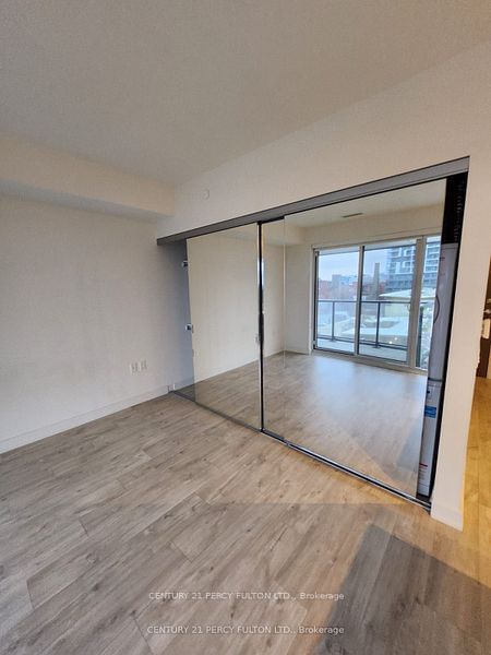 27 bathurst St, unit 412W for rent