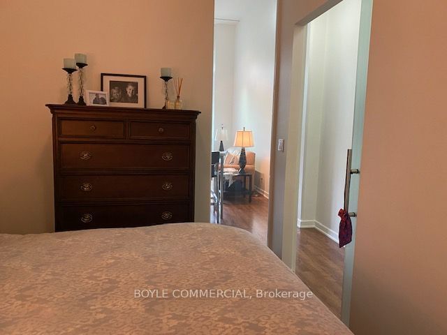 380 Macpherson Ave, unit 217 for rent