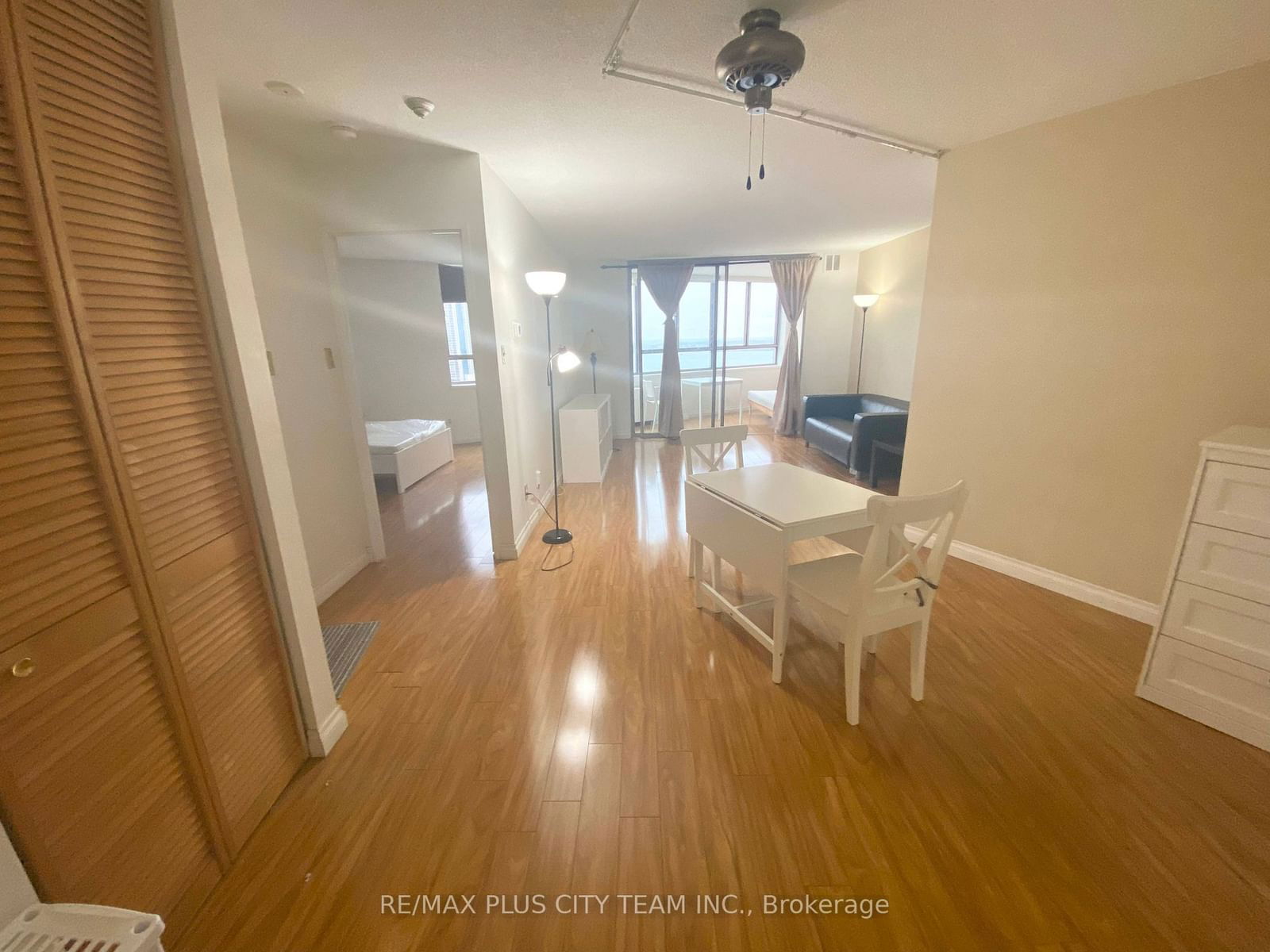 260 Queens Quay W, unit 2508 for rent