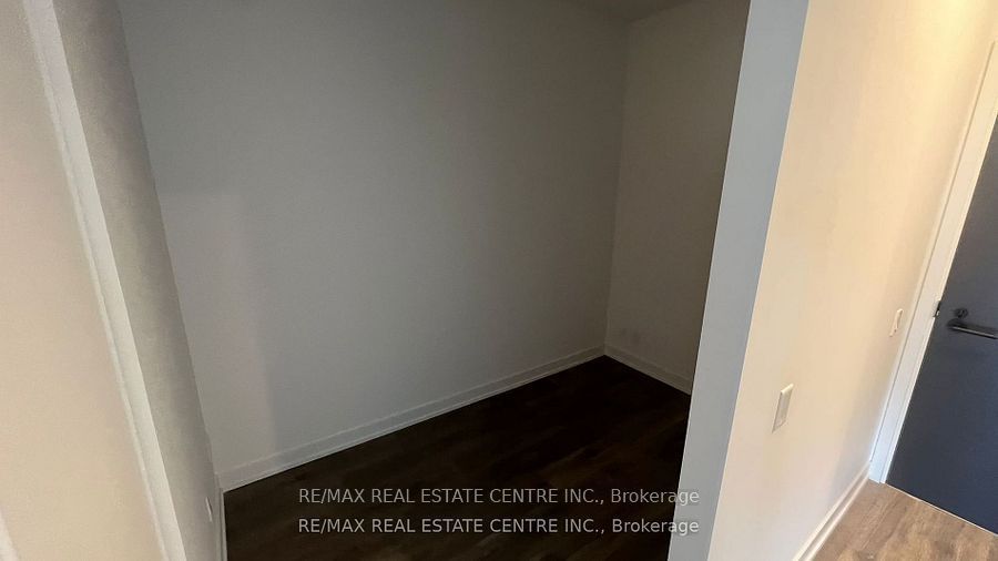 108 Peter St W, unit 725 for rent