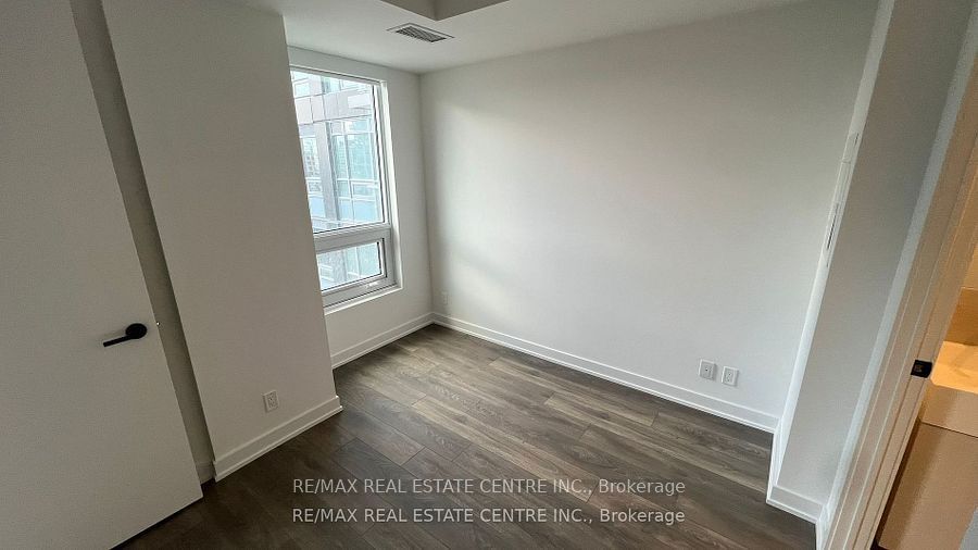 108 Peter St W, unit 725 for rent