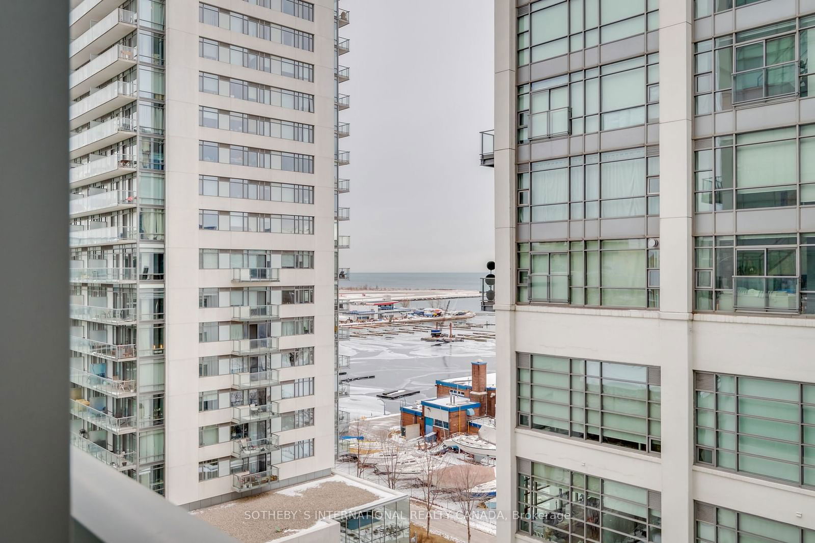 637 Lake Shore Blvd W, unit 629 for rent