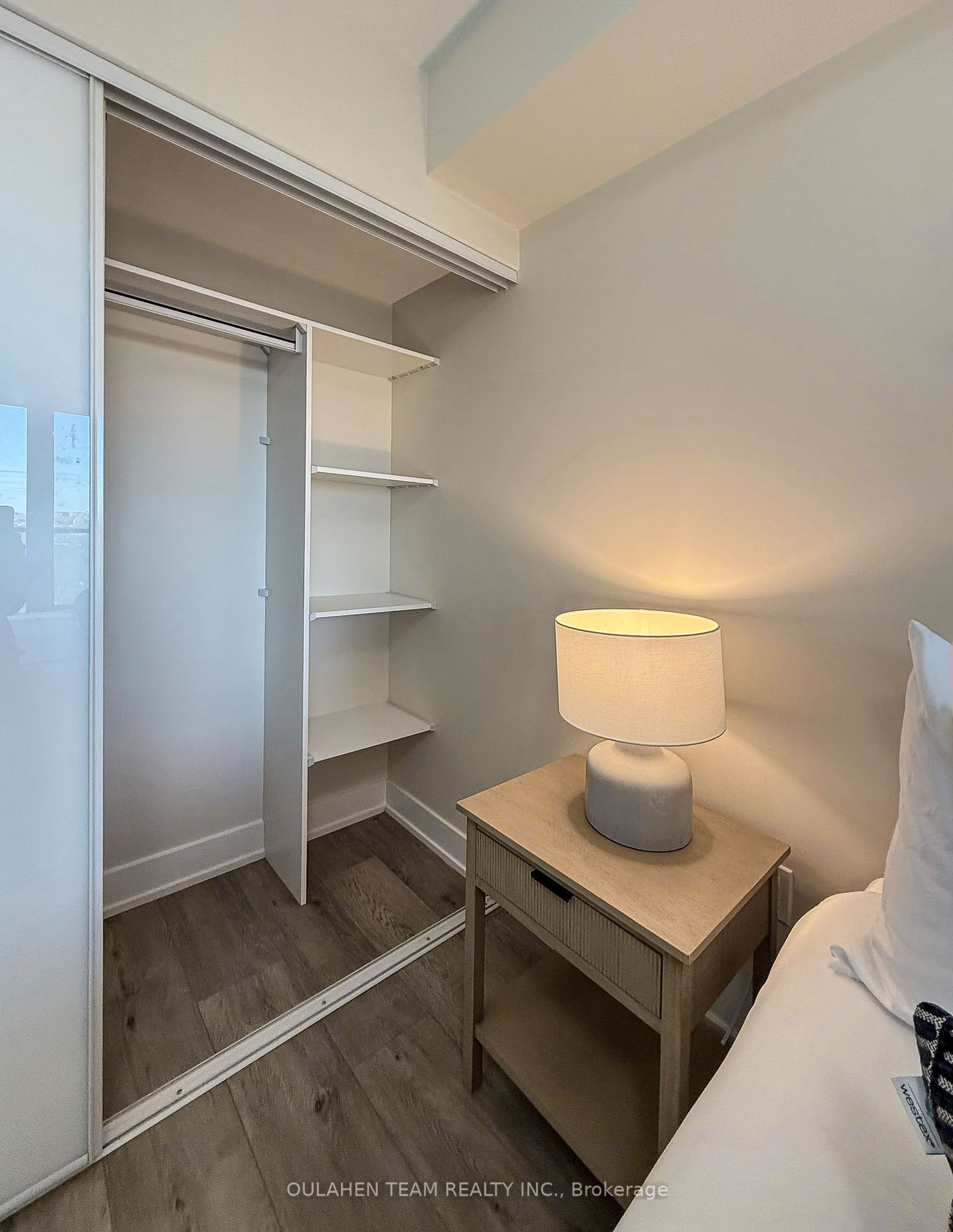 575 Bloor St E, unit 1704 for sale