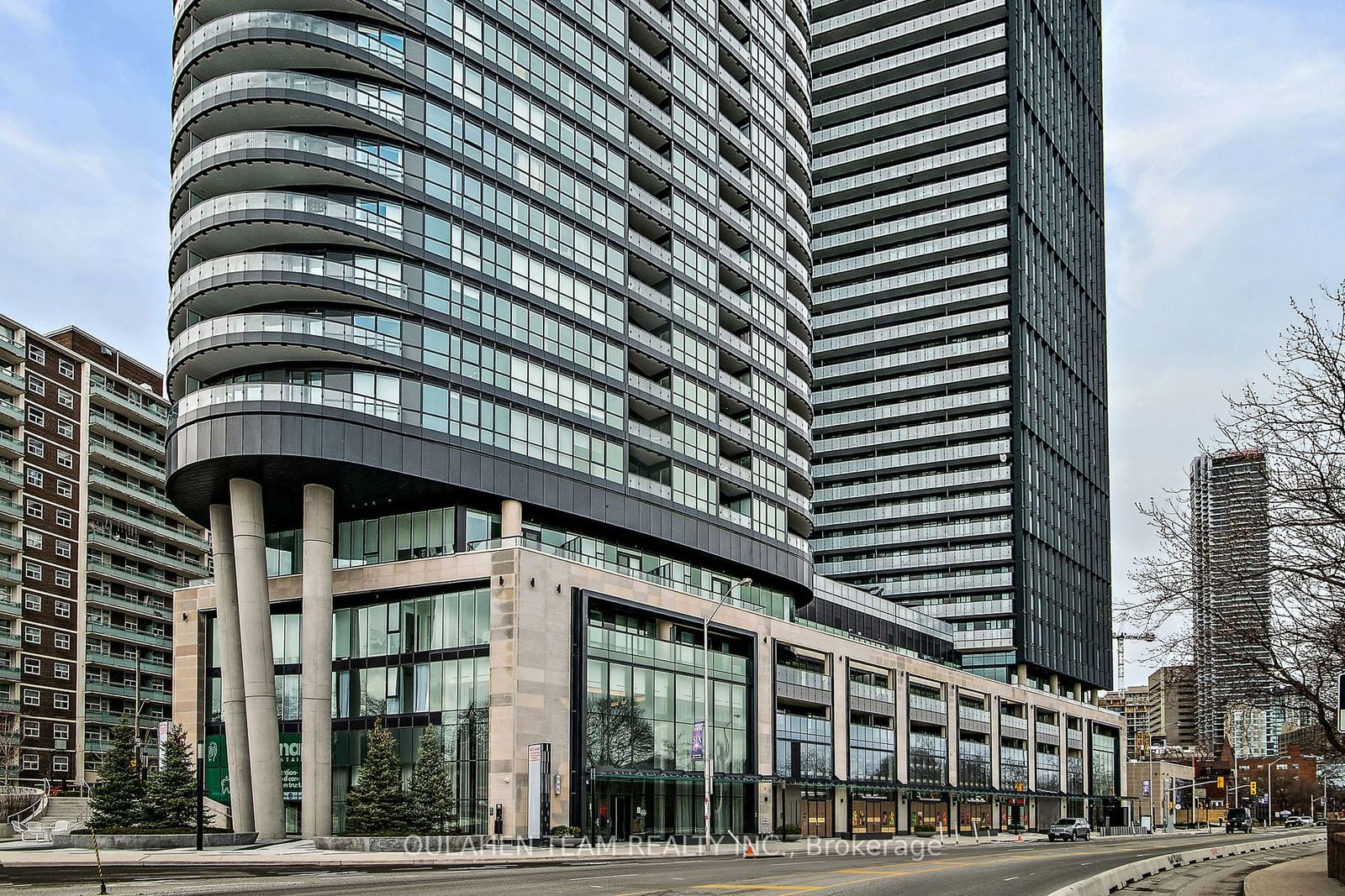 575 Bloor St E, unit 1704 for sale