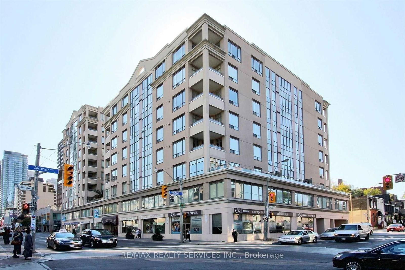 980 Yonge St, unit 814 for rent