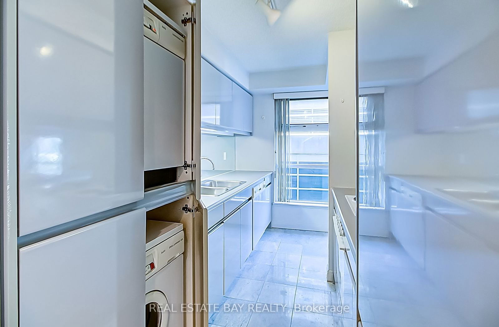 50 Lombard St, unit 1005 for sale