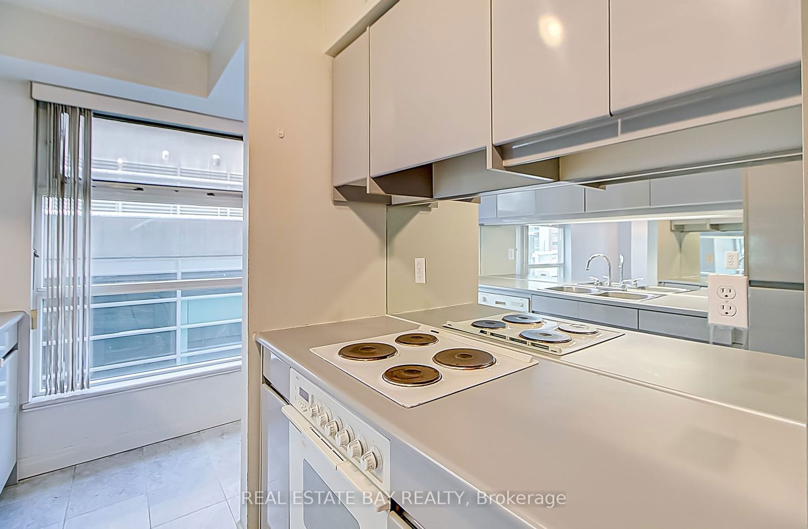 50 Lombard St, unit 1005 for sale