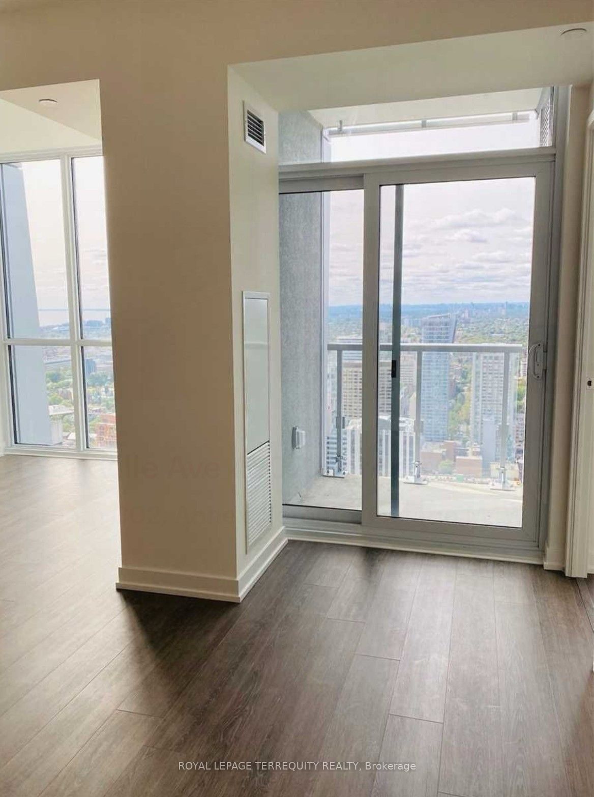 1 Yorkville Ave, unit 4202 for rent