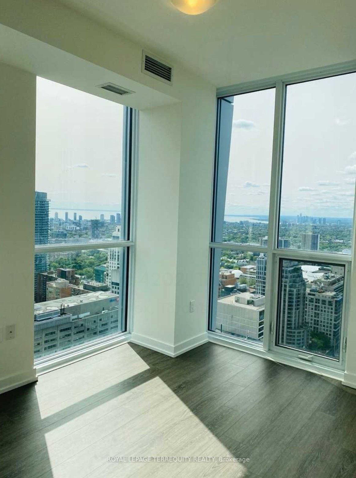 1 Yorkville Ave, unit 4202 for rent