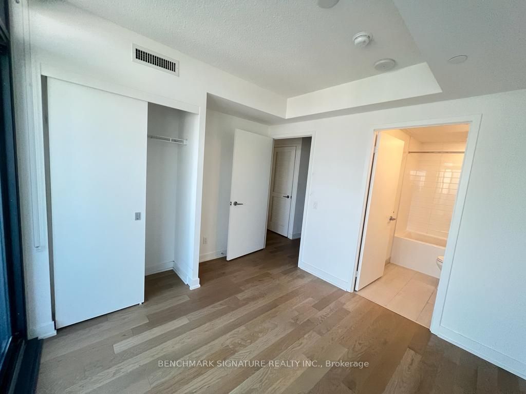 25 Richmond St E, unit 1703 for rent