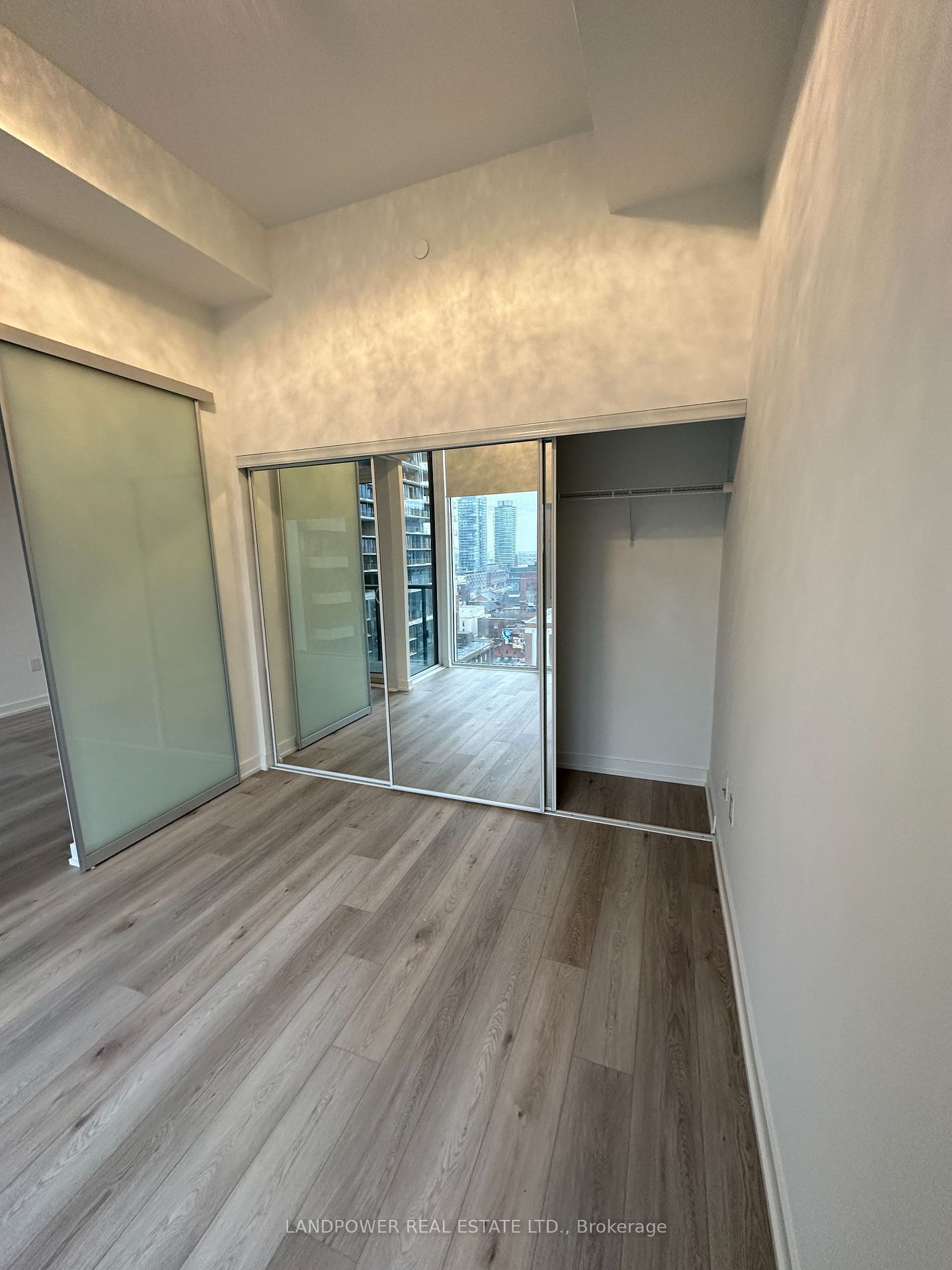 158 Front St E, unit 1312 for rent