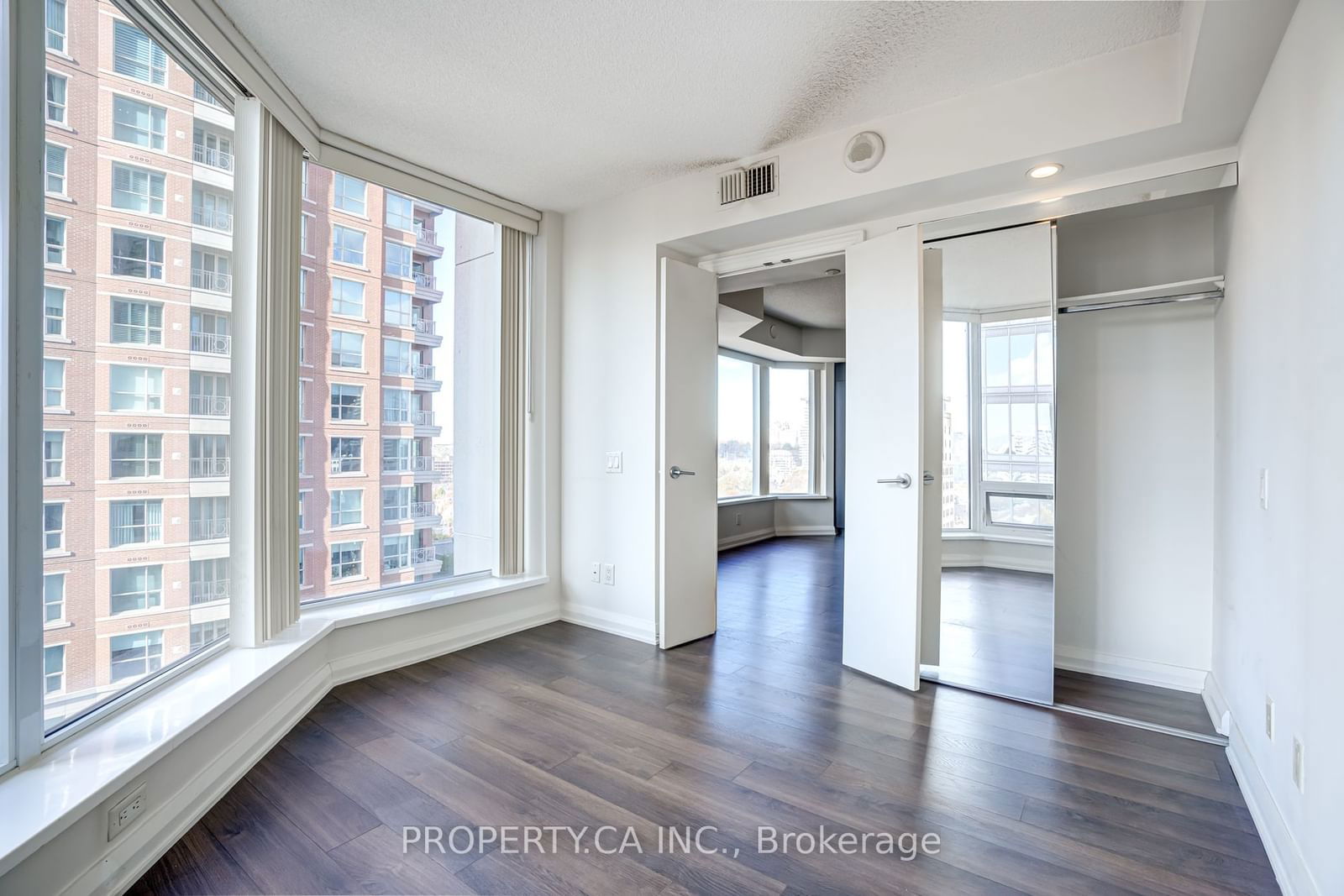 155 Yorkville Ave, unit 1514 for rent