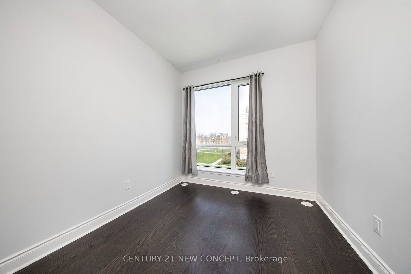 639 Lawrence Ave, unit 320 for rent