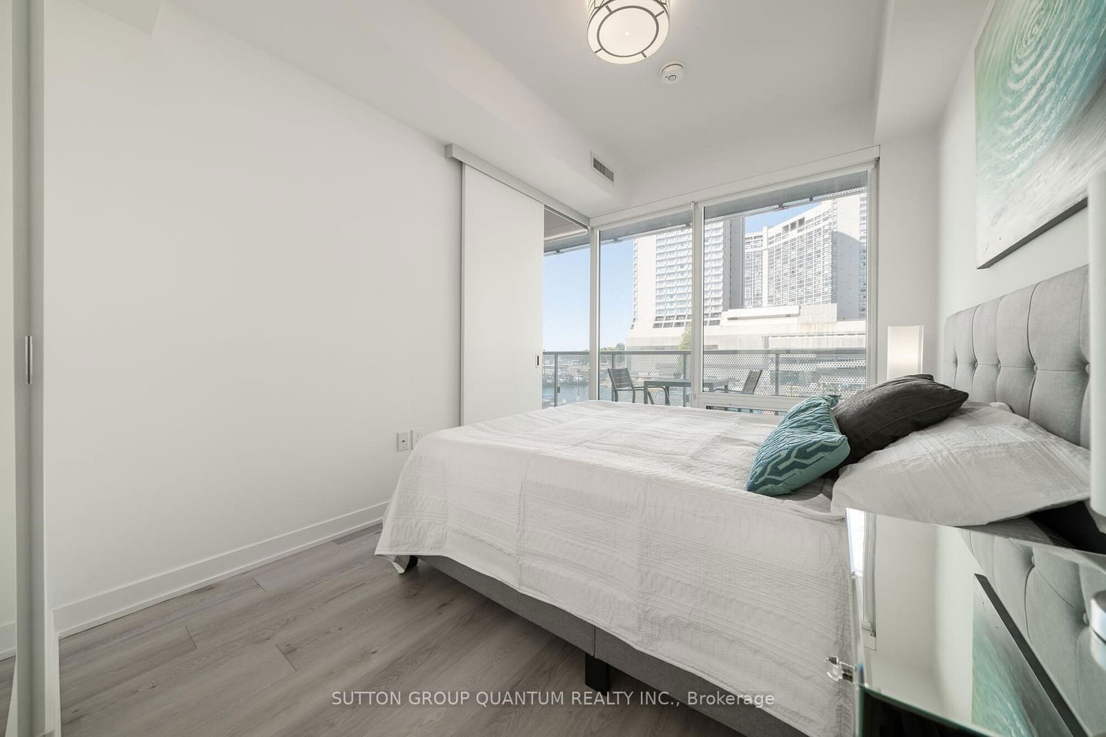 15 Queens Quay E, unit 217 for rent