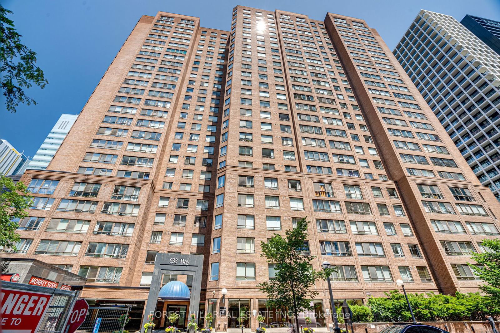 633 Bay St, unit 2703 for sale