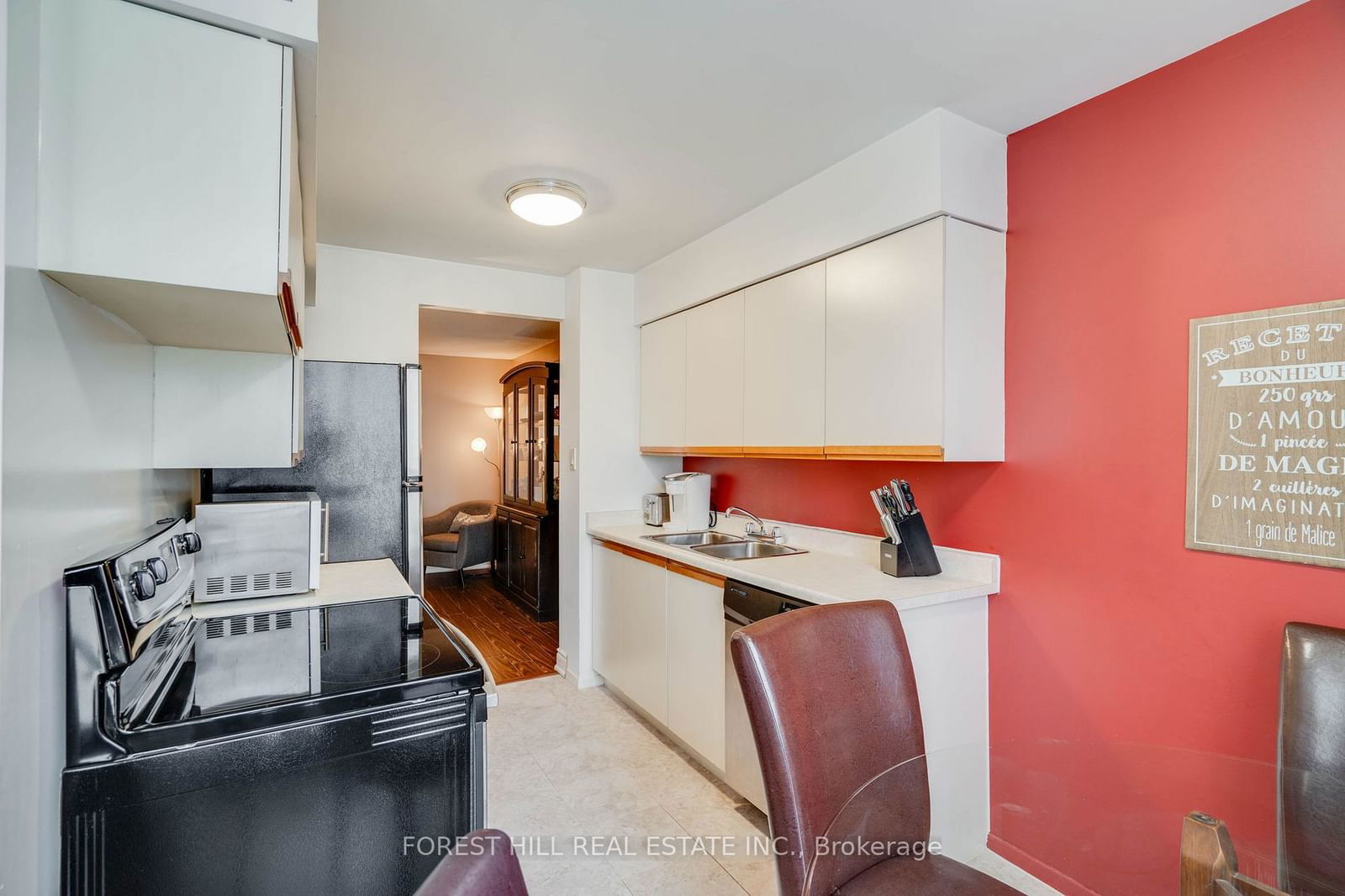 633 Bay St, unit 2703 for sale