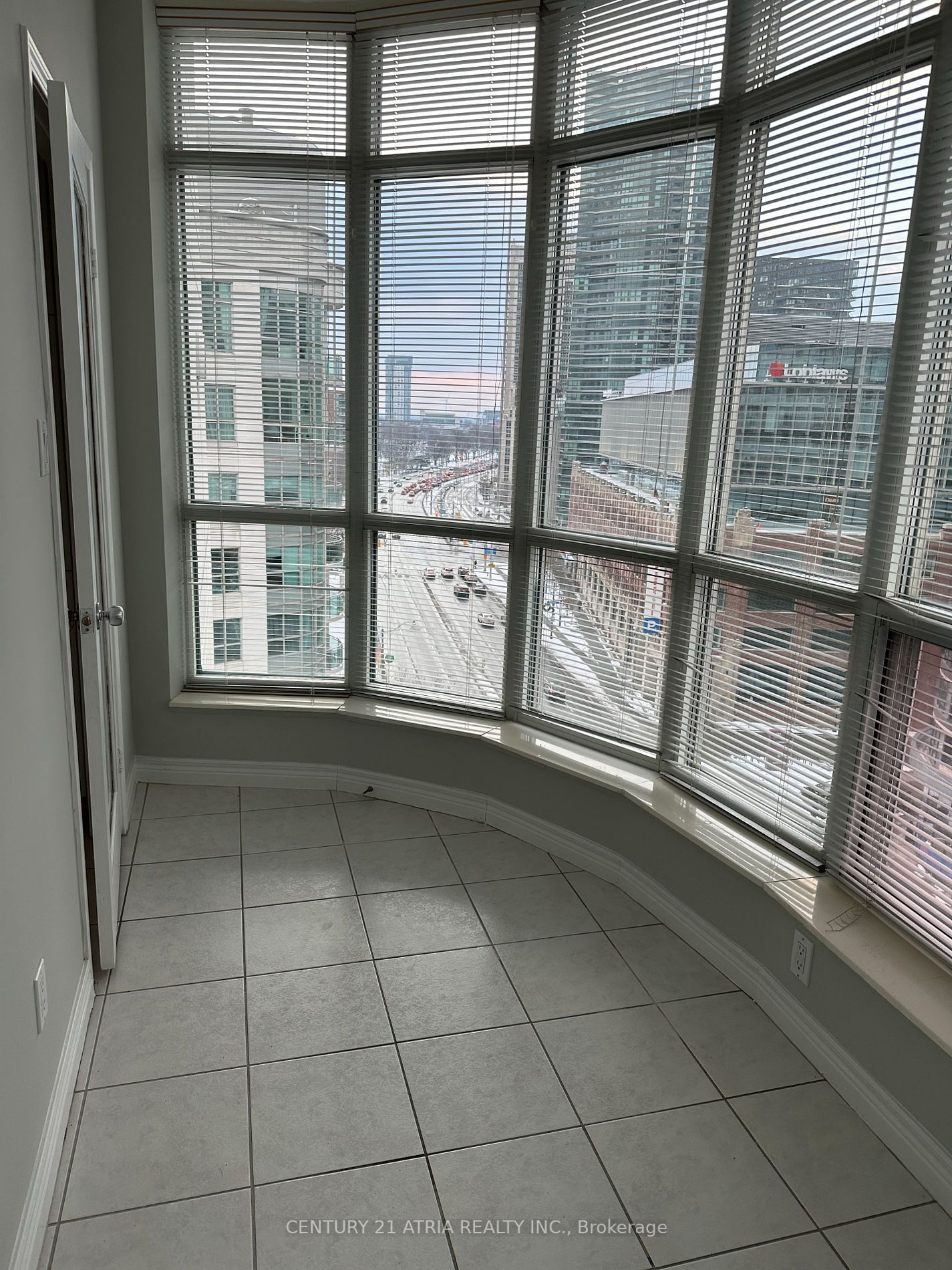 600 Queens Quay W, unit Sph02 for rent