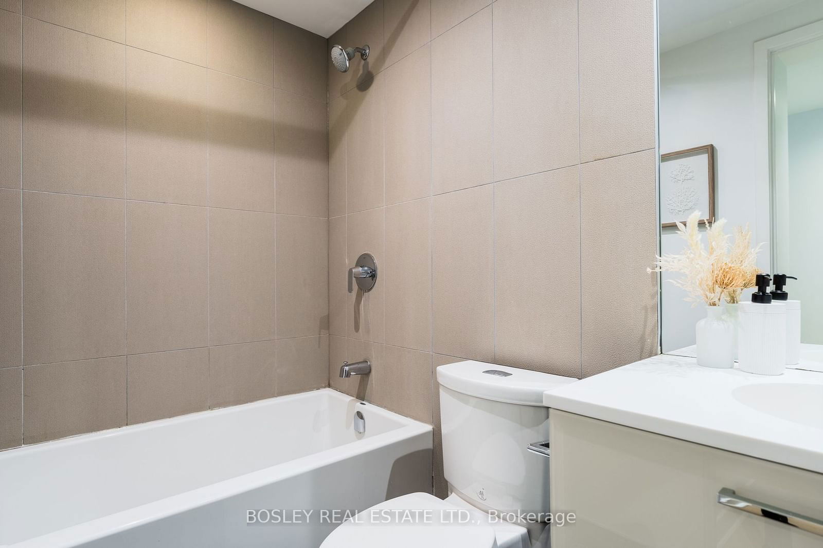 15 Grenville St, unit 1206 for sale