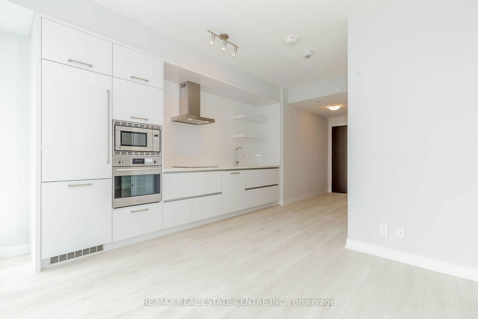 2221 Yonge St, unit 3506 for rent