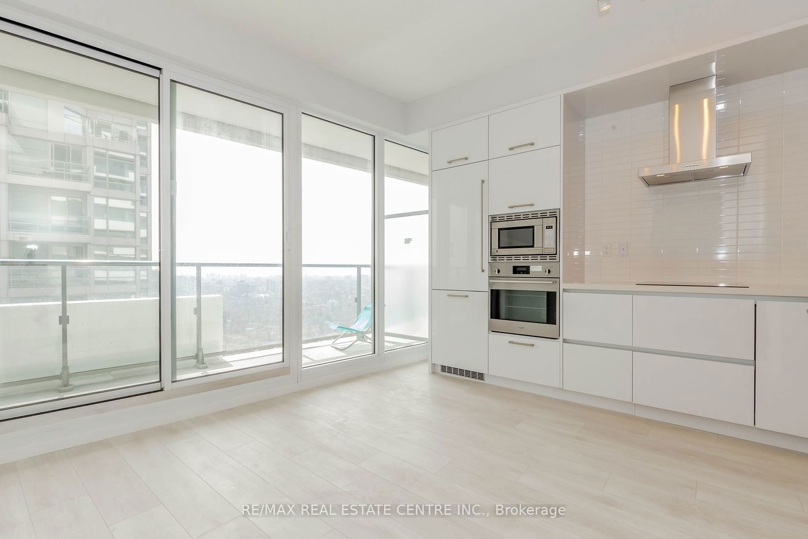 2221 Yonge St, unit 3506 for rent