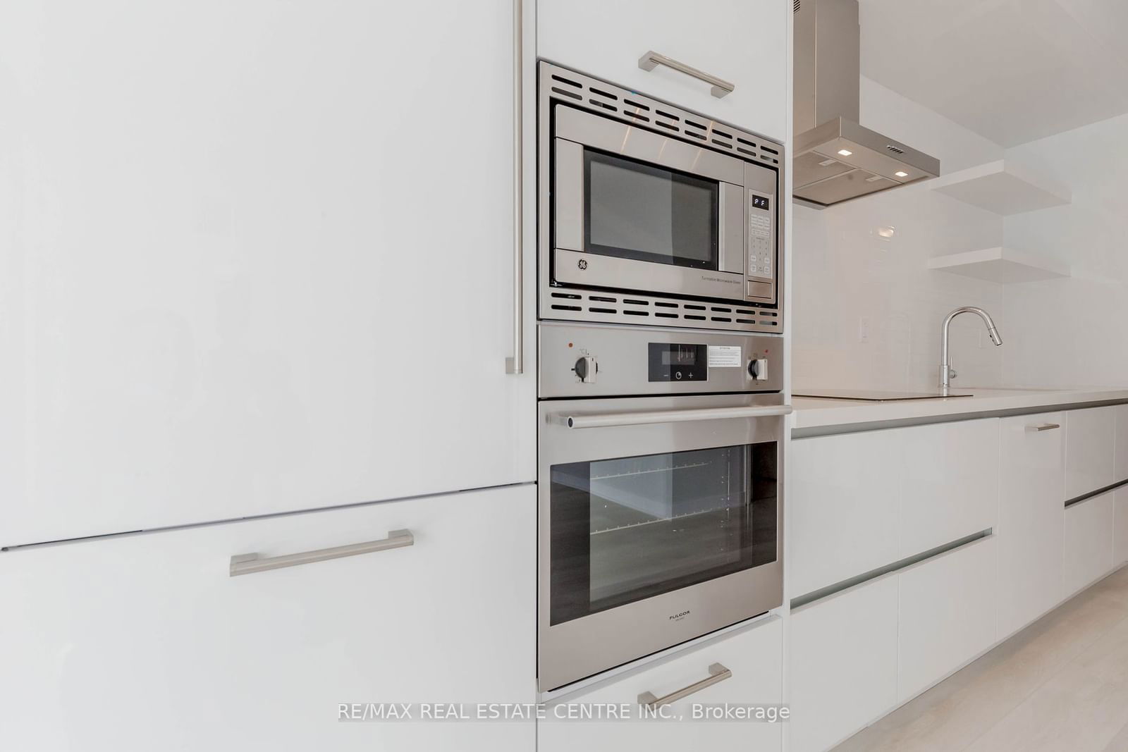 2221 Yonge St, unit 3506 for rent