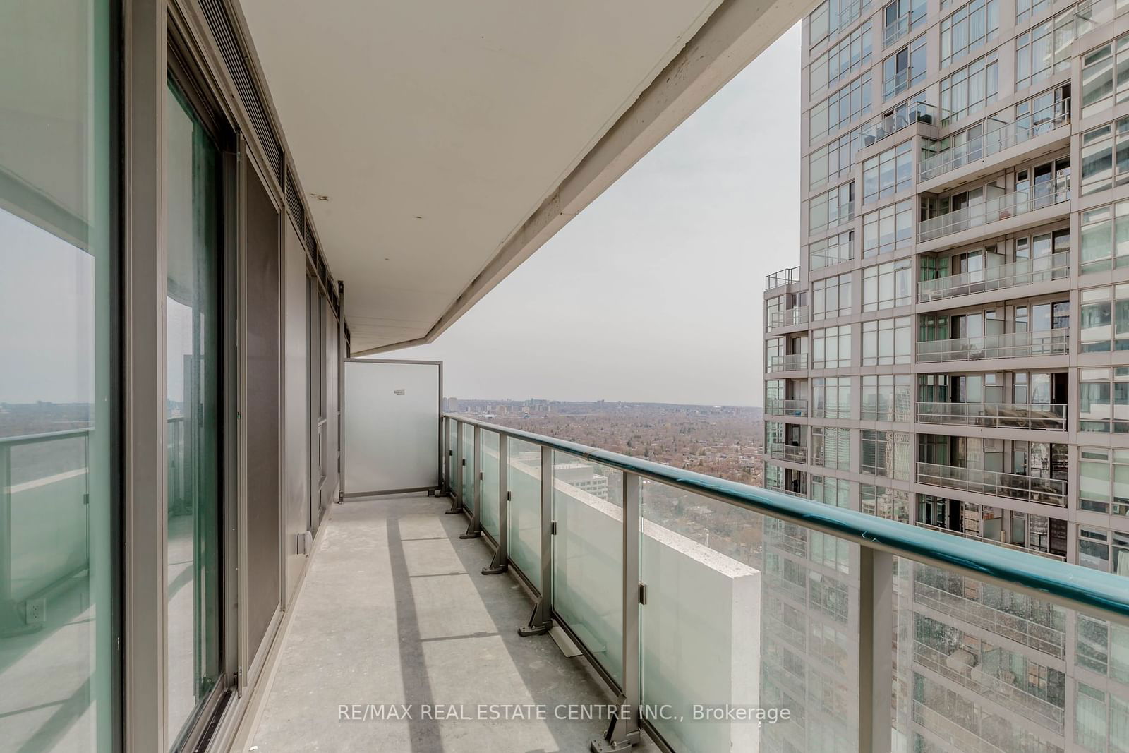 2221 Yonge St, unit 3506 for rent