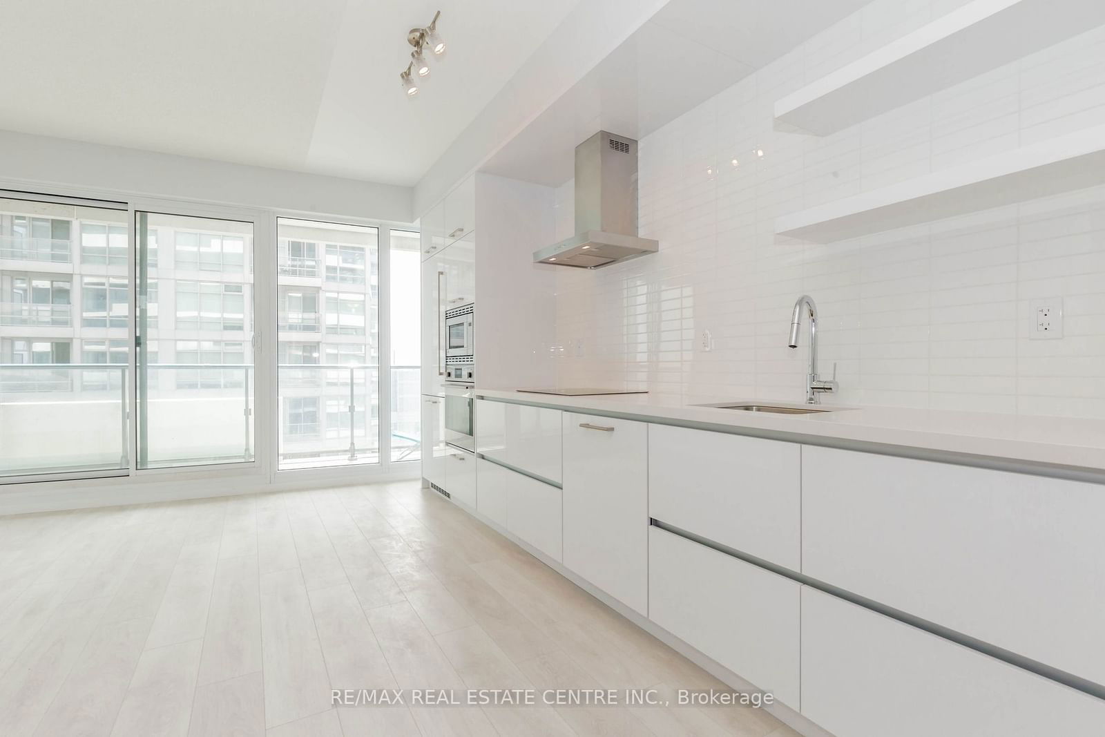 2221 Yonge St, unit 3506 for rent