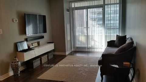 35 Hollywood Ave, unit 916 for rent