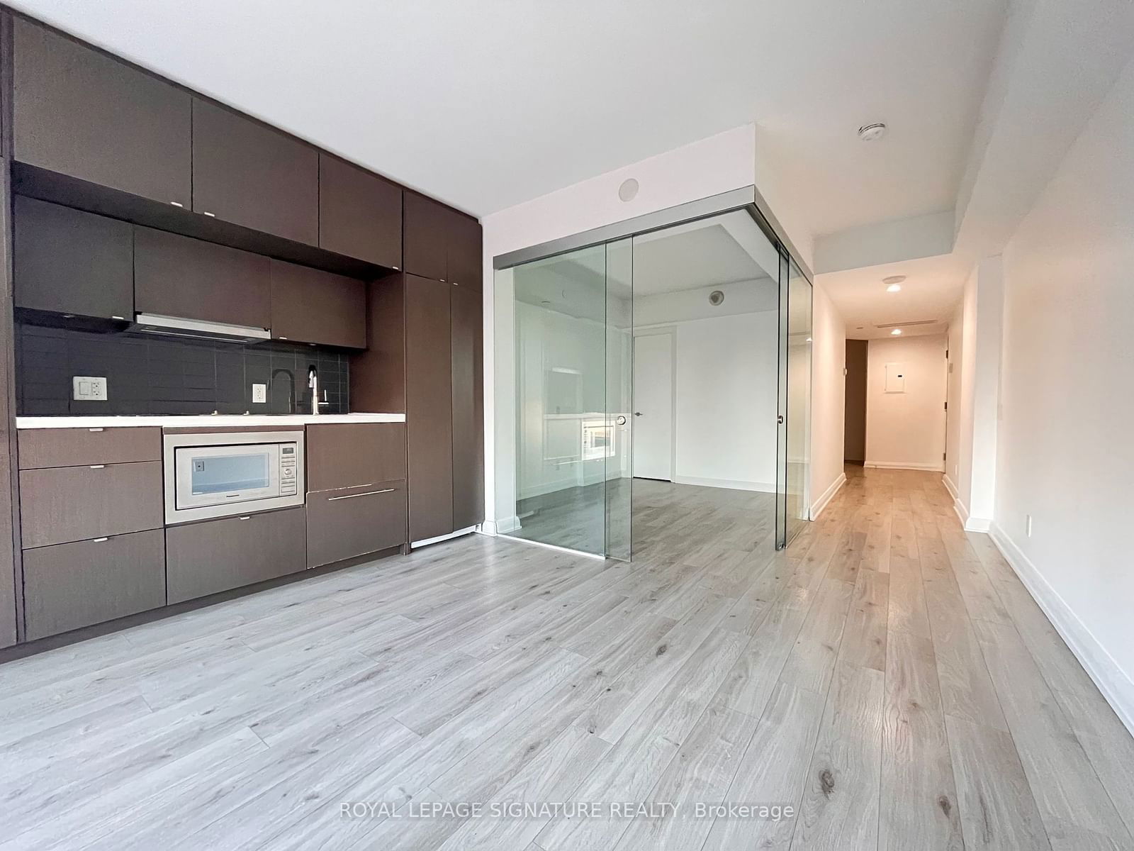 155 Yorkville Ave, unit 520 for rent