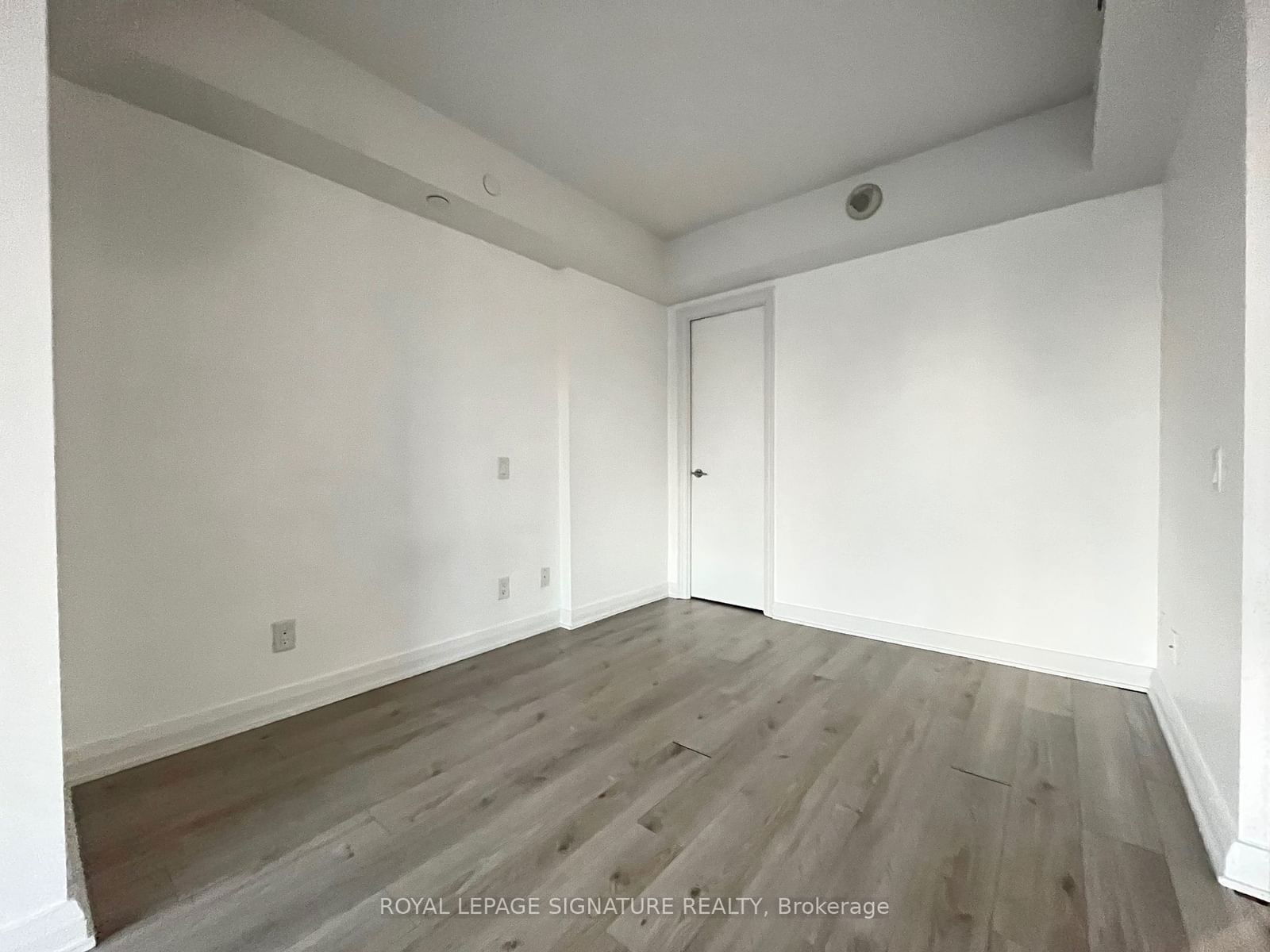 155 Yorkville Ave, unit 520 for rent