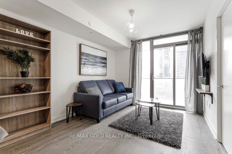 11 Wellesley St W, unit 1204 for rent