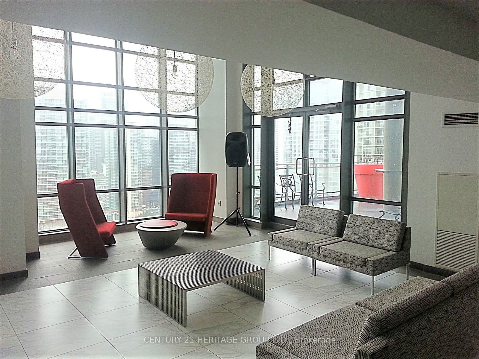 15 Fort York Blvd, unit 1802 for sale