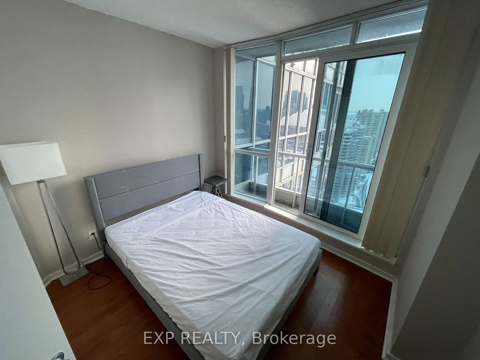 8 York St, unit 3213 for rent